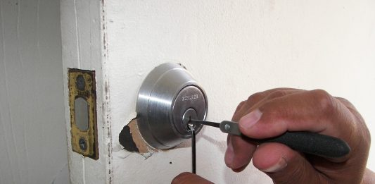 פורץ דלתות - מה הכי חשוב לדעת לפני שמזמינים